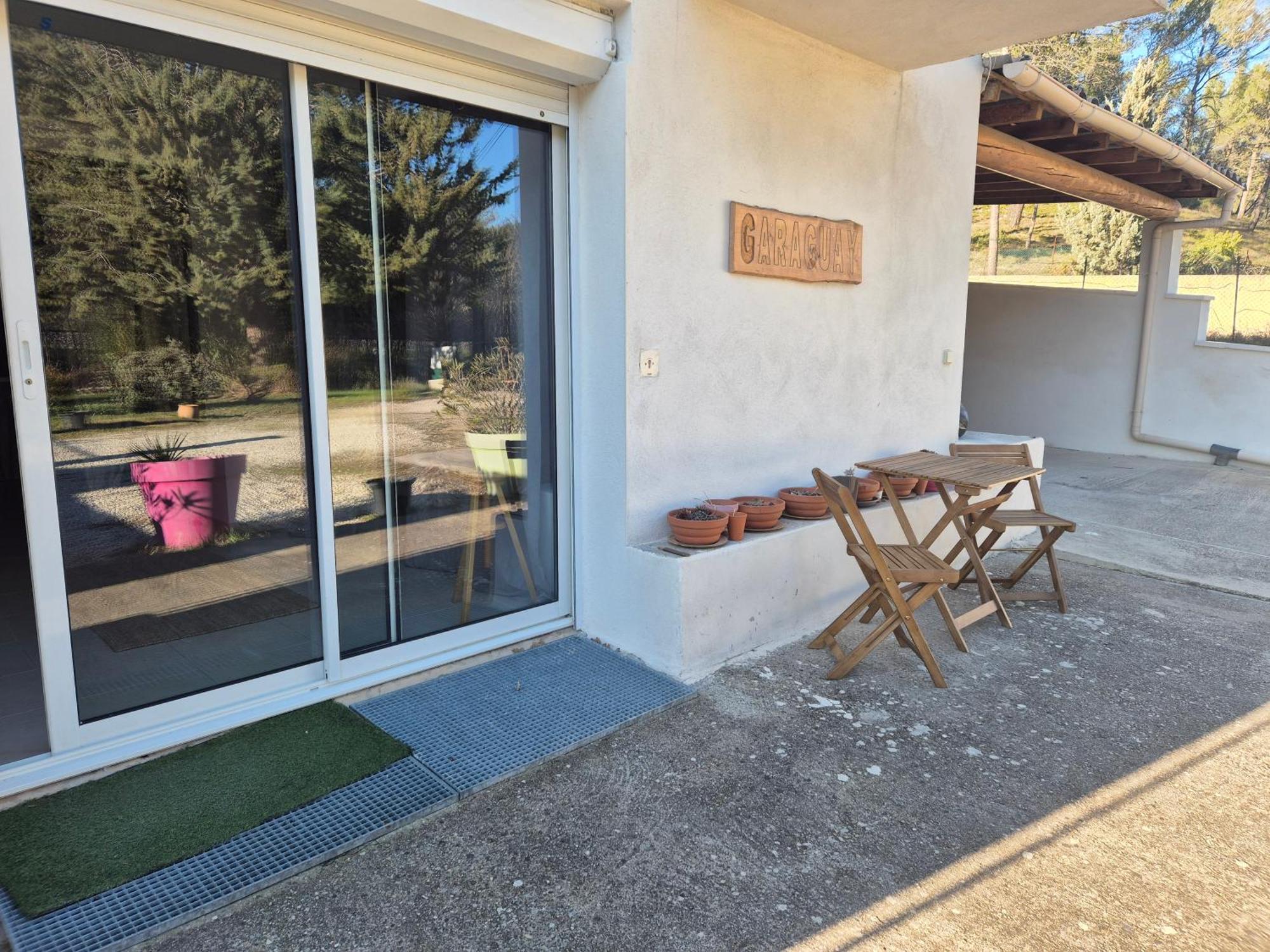 Location Venelles Villa Exterior foto